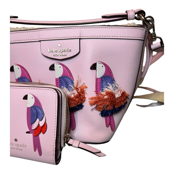 Kate Spade Pink Parrot 3D Pippa Flock Party Small Bucket Bag & Bifold Wallet Set - Picture 2 of 12